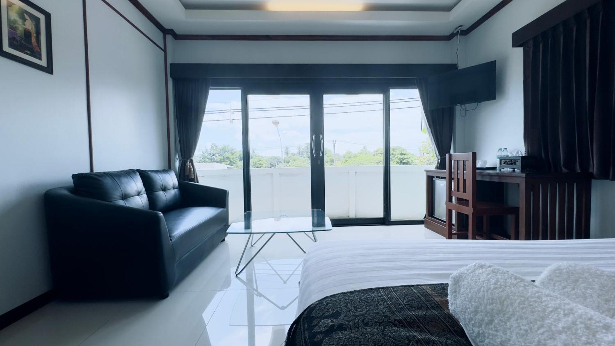 Ez House Hotel Сукотай Екстериор снимка