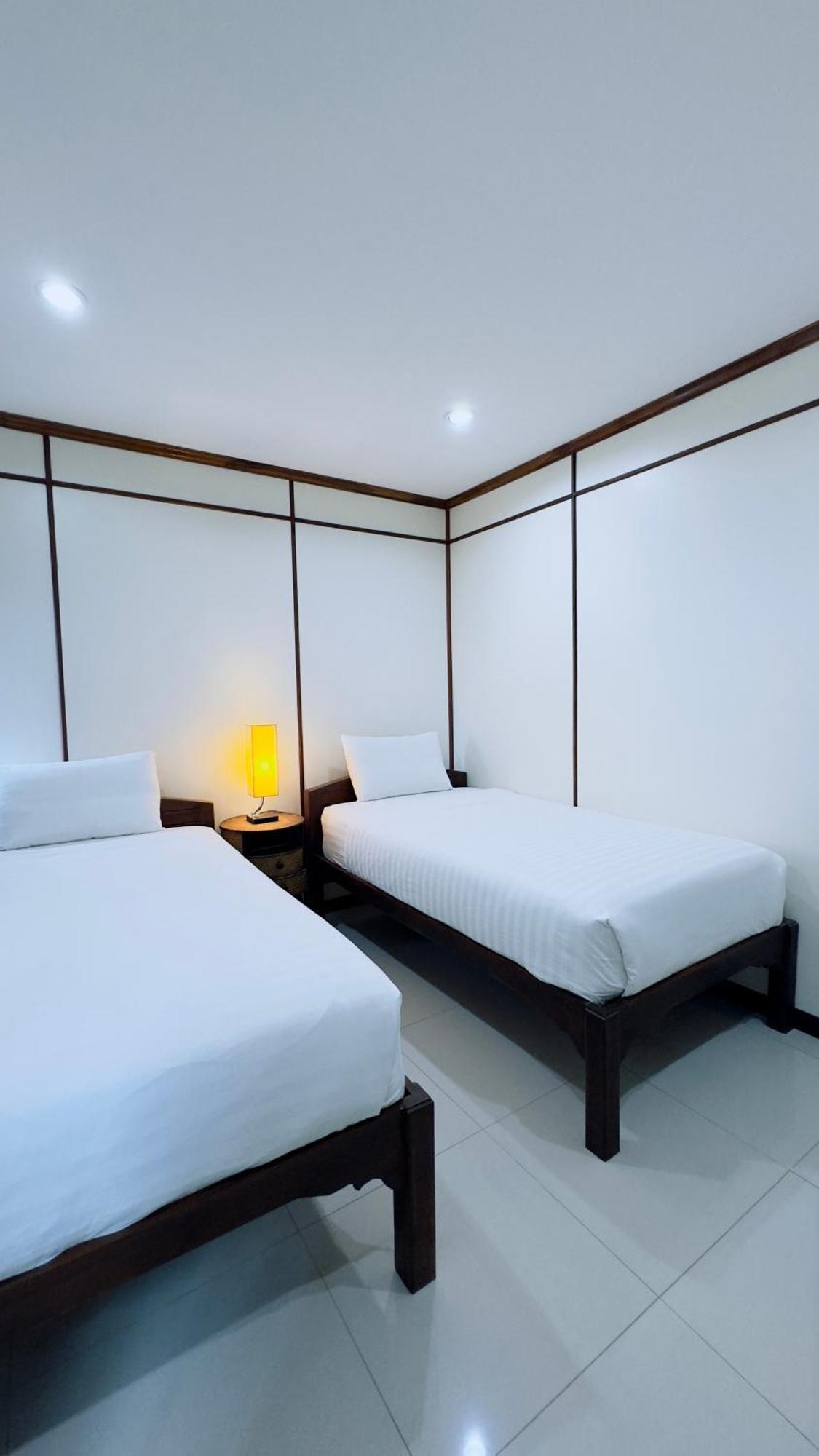 Ez House Hotel Сукотай Екстериор снимка
